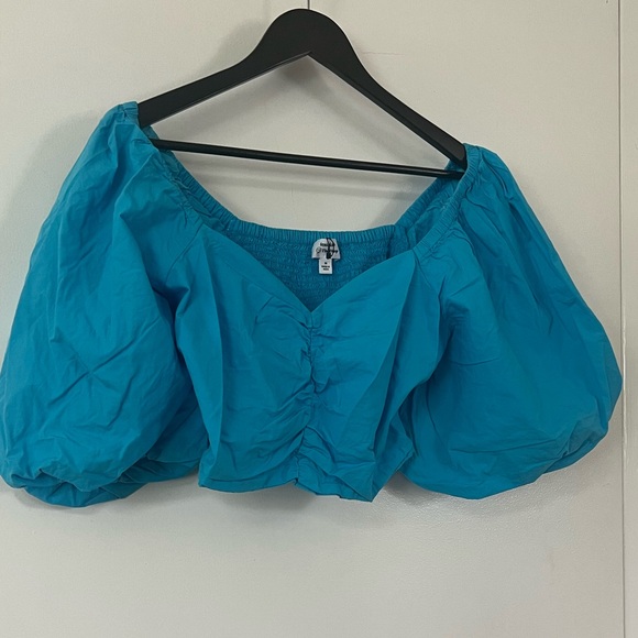 Amazon the Drop (Tenicka B) Puff Sleeve Crop top - Picture 3 of 3